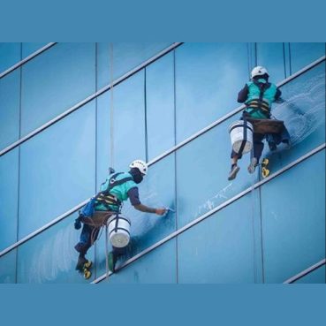 high-rise facade glass cleaning service