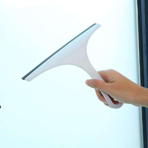 Pack of pre-moistened glass cleaning wipes for quick and easy cleaning.
